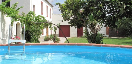 Apt Laia, for 5 people, swimming pool, air conditioning, parking
