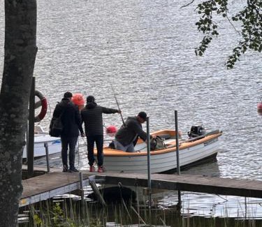 Nykvarn House | Åretrunt stuga med fiskebåt