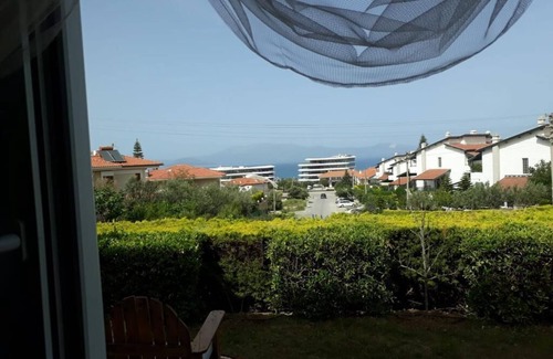 Cesme Apartment | ÇEŞME MERKEZDE BAHÇELİ DENİZE YÜRÜME MESAFESİNDE DAİRE