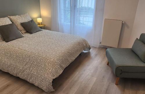 Les Puces de Saint-Ouen Apartment | Élégance et charme aux portes de Paris