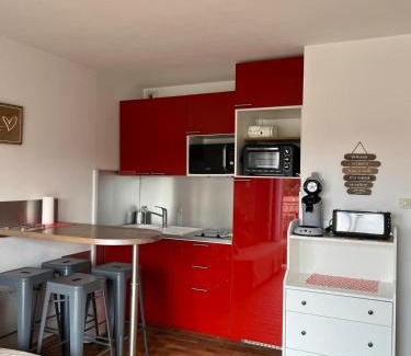 Le Brusc Apartment | Élégant Studio au calme 2mn mer Wifi Clim Terrasse parking