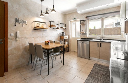 Obidos Apartment | Óbidos Pool & Charm - Pet Friendly