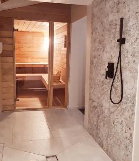 Dompierre-sur-Helpe Villa | Ô Nuit Claire, superbe longère avec spa.