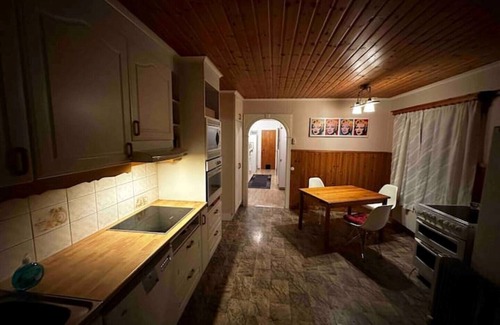 Ostavall House | Östavall, Skogsvägen 20. Bungalow