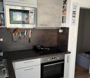 Beroun Apartment | Útulný byt s terasou v dosahu Prahy
