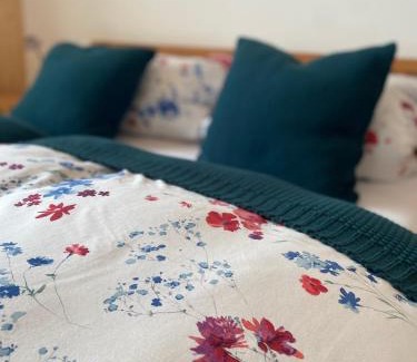 Gemarkung Oschingen Bed & Breakfast | Übernachtung beim Bio-Metzger Zimmer "Karl"