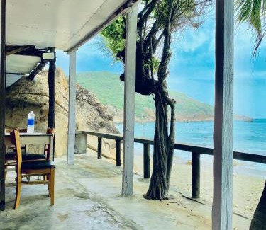 Cam Ranh Hotel | Đảo Bình Ba,view biển, không nhận khách quốc tế, phòng đôi - nhận cọc trước mới giữ phòng