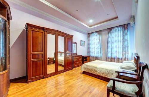 Kyiv Apartment | Апартаменти 3-кімнатні в центрі Києва, м. Площа Українських Героїв
