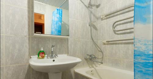 Pechers'kyi District Apartment | Двушка Печерск