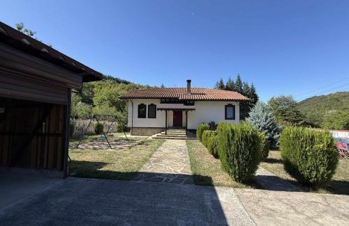 Tryavna House | Къща за гости Сияйна Зора