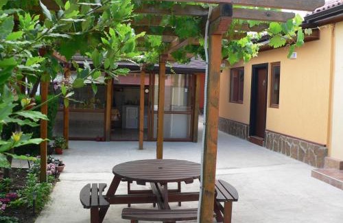 Kamen Bryag House | Лорета-Камен бряг