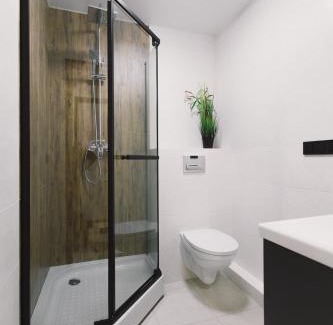 Darnyckyj Apartment | Нова квартира з неймовірним краєвидом на озеро