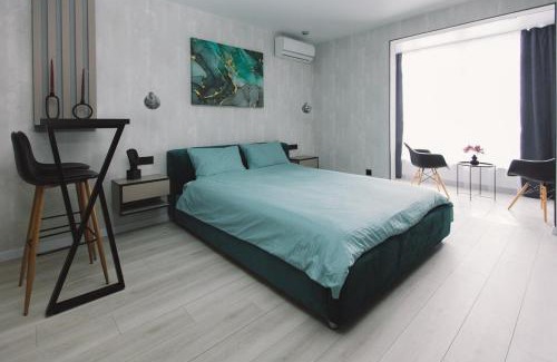 Darnyckyj Apartment | Нова квартира з чудовим краєвидом на озеро