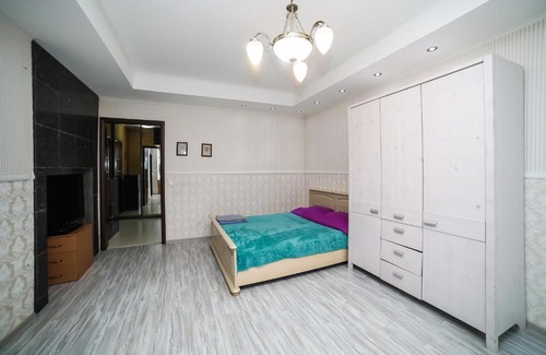 Pervomaysky District Apartment | Позитивненькая квартирка