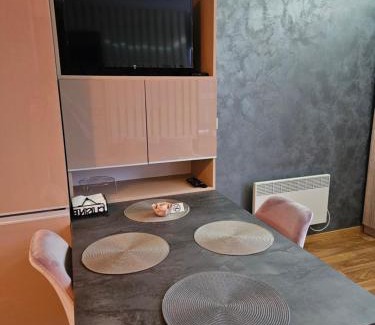 Old Town Apartment | Стаята на Ив