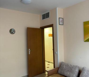 G.K. Bratya Miladinovi Apartment | Студио Бургас 2
