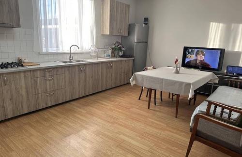 Yerevan House | Уютный дачный дом с большим садом, по дороге в Цахкадзор и о.Севан