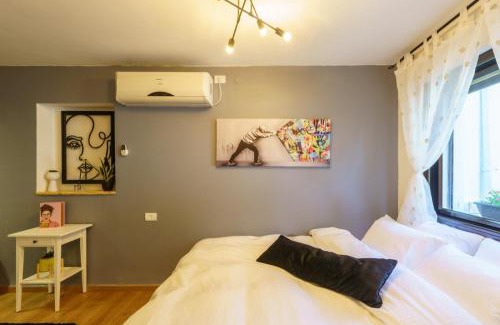 Kfar Vradim House | שניר 119 ובלאק דיימונד - סוויטות מדהימות לזוגות ומשפחות