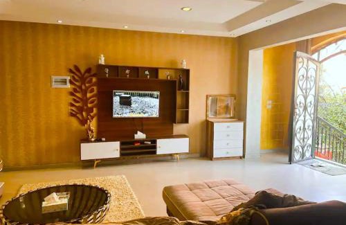 Sheikh Zayed City Apartment | شقـة فندقيـة بحديقـة خـاصة - كـمبوند روضـة زايـد