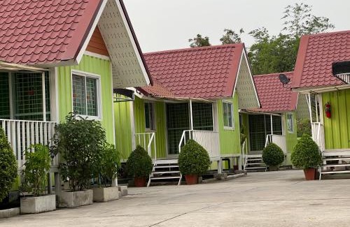Phanat Nikhom House | กรีนเกสท์เฮ้าส์ พนัสนิคม