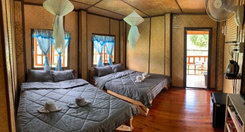 Ban Luang House | บ้านพักเคียงนา