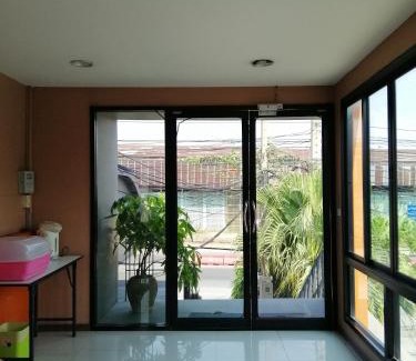 Ayutthaya Hotel | ศรีกรุงดีลักซ์โฮเตล