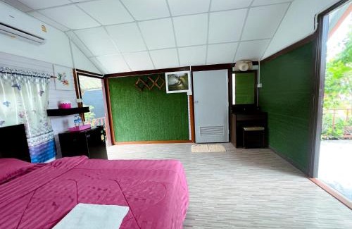 Lan Dokmai Tok House | แพนด้าโฮมสเตย์ กาญจนบุรี