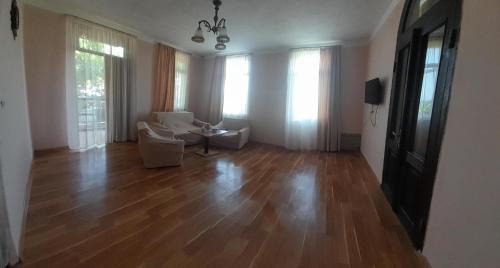 Kobuleti House | აგარაკი ციხისძირში - Country House in Tsikhisdziri