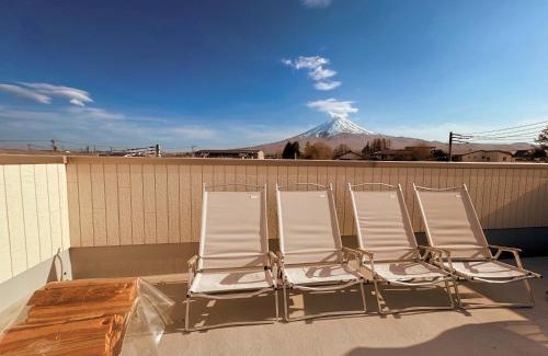Fujikawaguchiko Villa | ヴィラ山間堂 Terrace Villa BBQ Bonfire Fuji view Annovillas