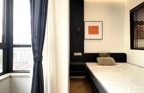 Jing'an Apartment | 上海静安寺同济佳苑一房