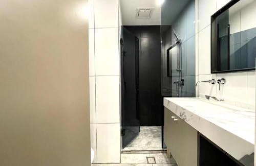 Jing'an Apartment | 上海静安寺同济佳苑一房