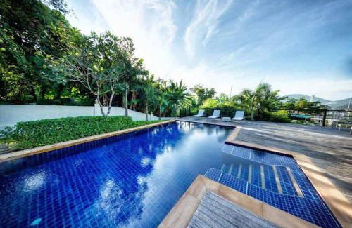Patong Villa | 壮丽震撼的巴东海景豪华五卧室别墅