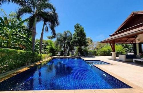 Patong Villa | 壮丽震撼的巴东海景豪华五卧室别墅