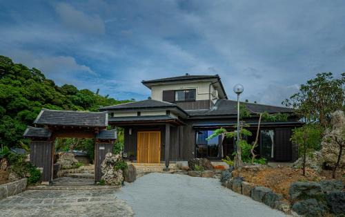 Amami Villa | 大人数で泊まれる宿一棟貸しkise-㐂瀬-