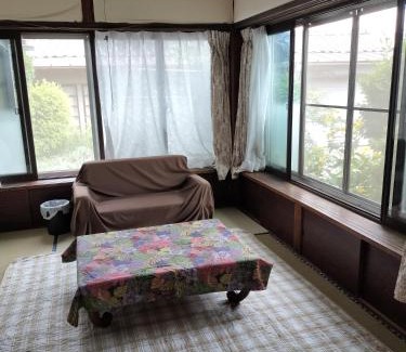 Kobuchisawacho Apartment | 大黒様ハウス