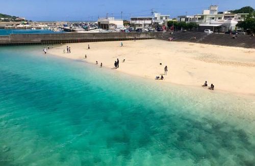 Ojima Island Villa | 奥武岛上能看见海的新建一户建 奥武壹号B棟 走到海滩只有2分钟 walk to seaside only 2 minutes