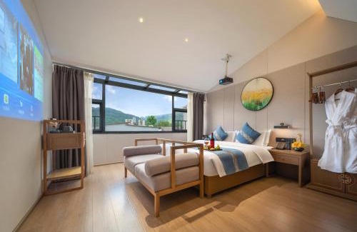 Wulingyuan Hotel | 归源臻品酒店-Approximately 3 kilometers from the East Gate of Zhangjiajie National Forest Park - Free one-way pick-up or drop-off service for over 3 nights - English speaking customer service