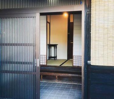 Uno Apartment | 日々の宿しののめ101 宇野駅から車で5分 直島へ 最大8名様 古民家