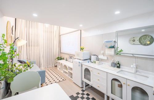 Huaihai Road Commercial Area Apartment | 柃居 B&B - Huaihai Middle Road Branch