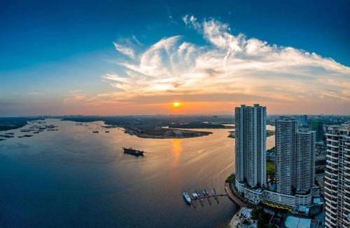 Central District Apartment | 淡雅柔和海景套房四卧四卫12-16人适合家庭入住 金海湾Danga Bay