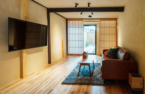 Obama Apartment | 町宿 紬