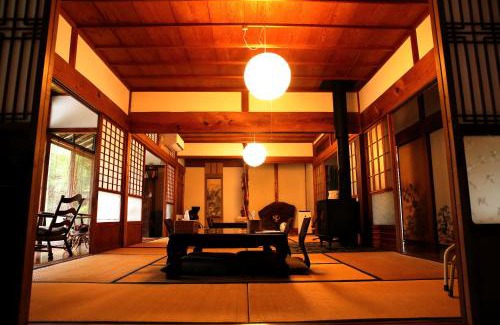 Motosu Villa | 百笑宿場couch