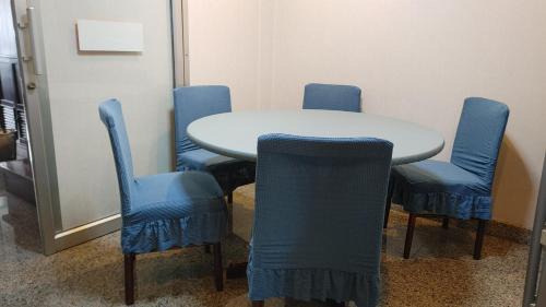 Ratchadaphisek House | 繁华与幽静的联排别墅 近帕蓝9,拉猜达地铁站,订5晚免费接机一趟