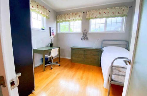 West Oak Trails Villa | 红叶飘飘秋季在16mile 峡谷拥有Sauna room 的美丽独栋别墅