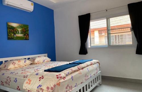 Central Pattaya Villa | 芭提雅中心5卧现代别墅 modern villa