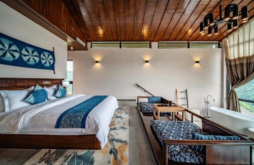 Qiandongnan Hotel | 西江龙塘山房度假酒店