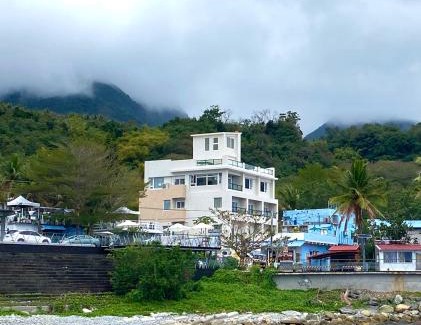 Donghe House | 都蘭那界灣海景民宿