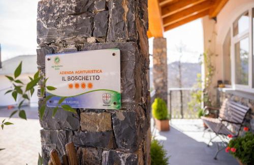 Varese Ligure Apartment | 027- Agriturismo Il Boschetto - Camera Matrimoniale PISCINA Pace e Natura