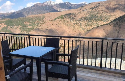 Mohal House | 03 Bedroom Luxury Homestay