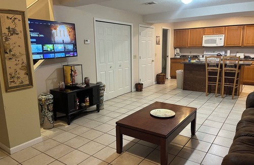 Lorain Apartment | #05 Charming 2-bedroom apartment in Lorain with AC, WiFi